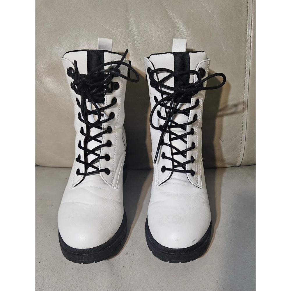 ❤️💜Mia Pennelopie White Shoes, Size 6.5 square High Heels 💜